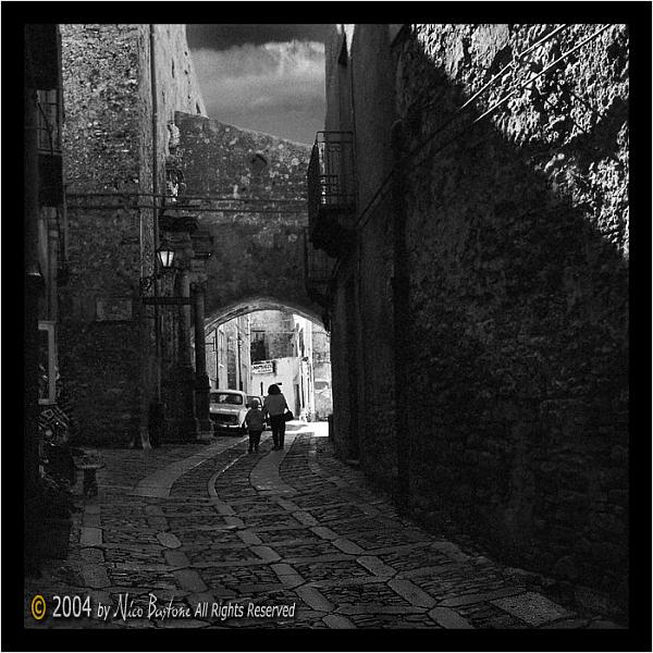 Vecchia Trapani 066 - Erice foto del 2004 by Nico Bastone.jpg